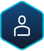 Einfacher weißer Umriss eines Personensymbols auf einem dunkelblauen sechseckigen Hintergrund mit hellblauem Rand, inspiriert vom PRO.FILE Manufacturing Report Herbst 2025.